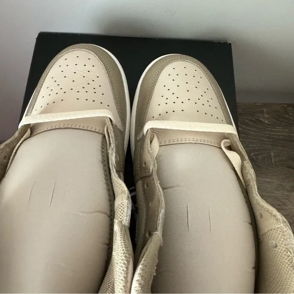 Air Jordan 1 Mid Men’s 11.5 NEW Sneaker Sneakers Shoes - Picture 5 of 10